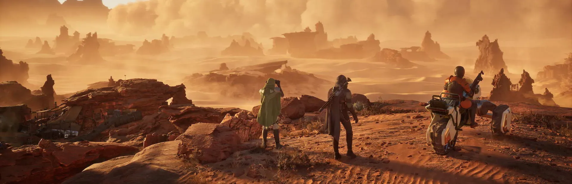 Tres personagens observam um deserto rochoso e vasto sob um céu alaranjado.